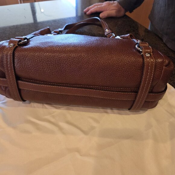 Coach - Picture 3 of 4